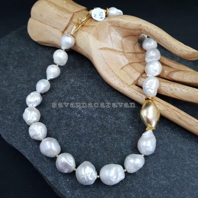 Baroque Pearls Gold Necklace