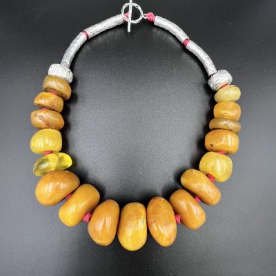 Cous Cous amber necklace