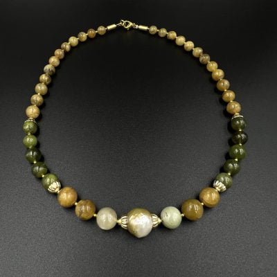 Tourmaline, pearl and gold necklace