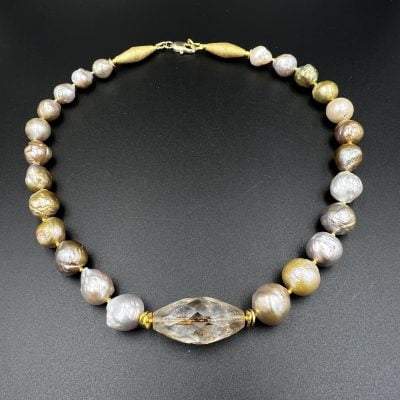 Pearls Crystal Necklace